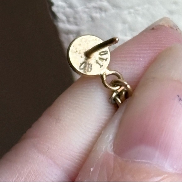 Louis Vuitton Gold Gamble Earrings - Picture 15 of 15